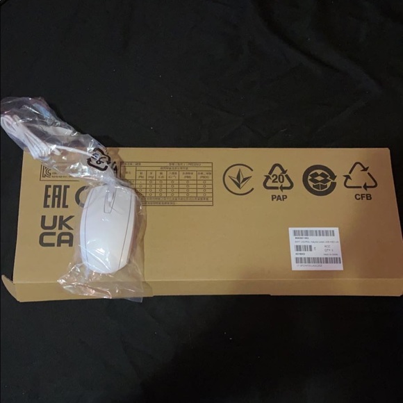 Keyboard and mouse - Picture 1 of 4